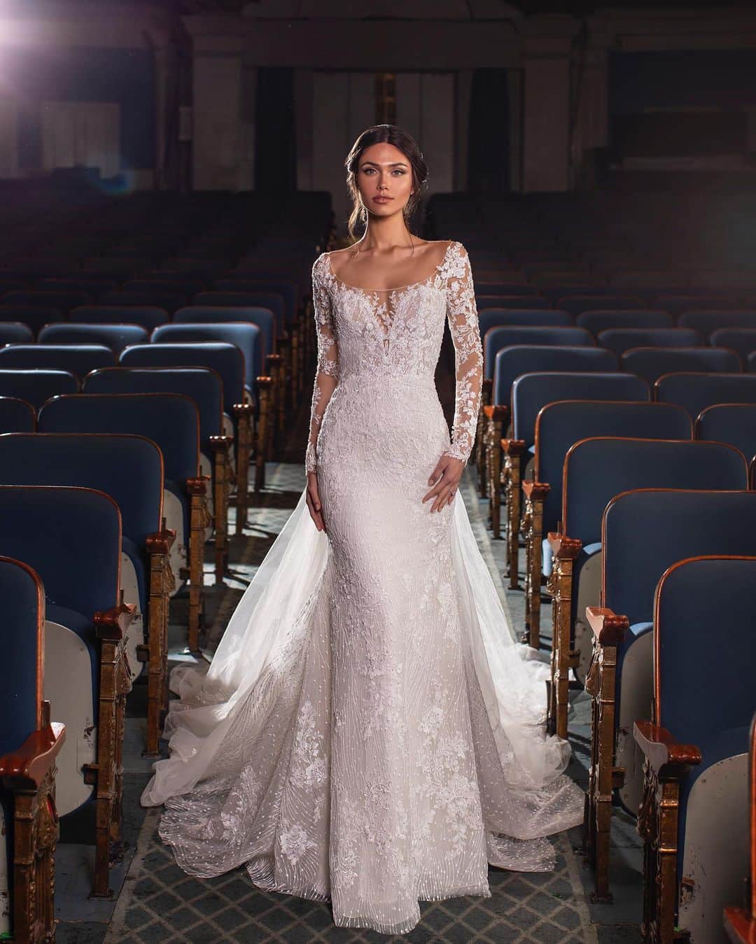 Pronoviasさんのインスタグラム写真 - (PronoviasInstagram)「Wrap your body in exquisite lace and highlights arms. Dress: Ralston. Try it on at your nearest #Pronovias store.」10月16日 16時50分 - pronovias