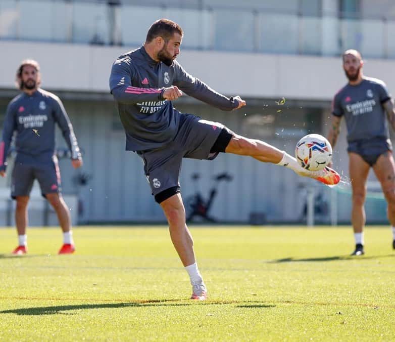 ホセ・イグナシオ・フェルナンデス・イグレシアスのインスタグラム：「GO ! ⚽️」