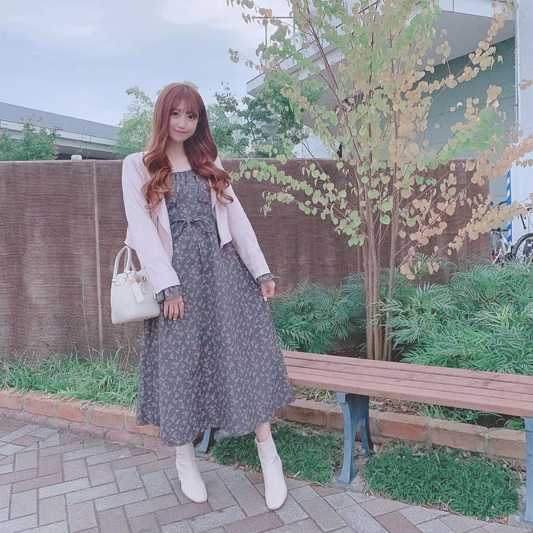 田口未彩のインスタグラム：「❤︎  無限列車観に行ってきた🥺💓 良すぎて、文字にすると長すぎるので この感動は心にしまっておく、、、  今日のコーデ❤︎  ワンピース　( @heather_love_official ) アウター.シューズ　( @grl_official ) バッグ　( @jillbyjillstuart_official )  #コーデ　#ワンピース　#アウター　#シューズ　#ショートブーツ　#ブーツ　#バッグ　#ヘザー　#グレイル　#grl #グレイルコーデ　#grlコーデ　#ジルバイジルスチュアート #大人コーデ」