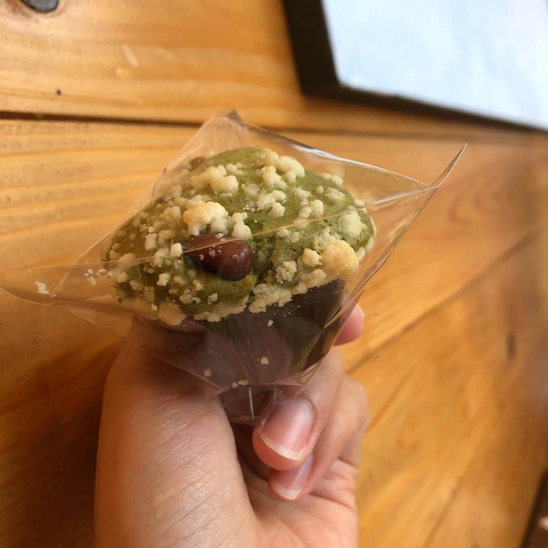 前田友香さんのインスタグラム写真 - (前田友香Instagram)「﻿ ﻿ ﻿ ﻿ Lino cafe﻿ ﻿ ﻿ 景色が最高〜🏝﻿ ﻿ ﻿ ﻿ 焼き菓子がたくさんあって﻿ 迷いに迷って﻿ 選んだの🥺✨﻿ ﻿ ﻿#linocafe  #糸島﻿ #糸島ドライブ﻿ #糸島カフェ﻿ #カフェ﻿ #cafe﻿ #ジェラート﻿ #焼き菓子﻿ ﻿」10月16日 17時08分 - yukamaeda.maeyuka