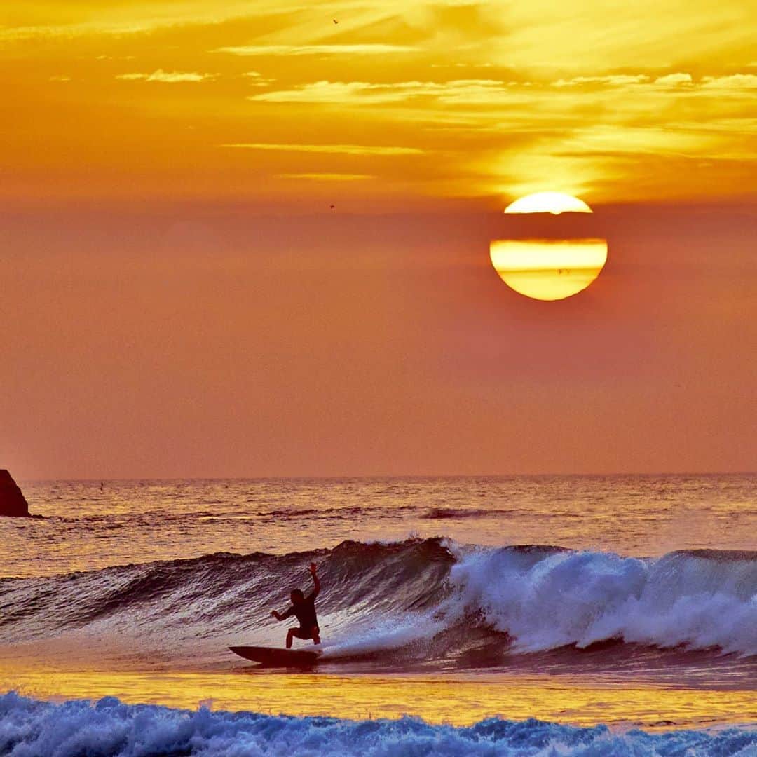 ロマン・グロージャンのインスタグラム：「Can't wait!!!! Surf & kitesurf on the menu Going to Portugal later today to spend some cool time before the #portugesegp  #r8g #martinhal #martinhalsagres」