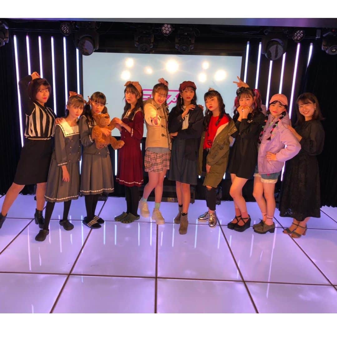 ニコ☆プチのインスタグラム：「カバーガール9話、公開されたよーー💕﻿ ﻿ みんなのキャラが出まくりの1枚😝﻿ ﻿ 華やかなファッションショーは必見❣️﻿ ﻿ ﻿ ﻿ ﻿ 感想聞かせてね😁﻿ ﻿ ﻿ #ニコプチ﻿ #カバーガール﻿ #葛西杏也菜﻿ #中山あやか﻿ #近藤藍月﻿ #川合菖蒲﻿ #大里菜桜﻿ #井口虹姫﻿ #桧山ありす﻿ #藤岡舞衣」