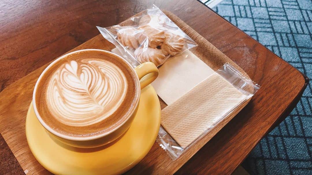 大西百合子さんのインスタグラム写真 - (大西百合子Instagram)「ad合間にひとりでcafe time☕️ 次からはカメラ持ち歩こうっと📸♡  #ゆりこのカフェ巡り #カフェ好きな人と繋がりたい  #蔵前 #コフィノワ #coffeenova  #cafe #coffee #latte #latteart #cappuccino #ラテアート #カフェ #カフェ巡り」10月16日 17時15分 - yurikooo_jpn