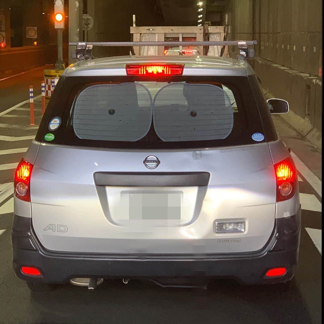 田村裕さんのインスタグラム写真 - (田村裕Instagram)「車、運転してたらさぁ。  なんかムカムカしてさぁ。  バカにされてる気がしてさぁ。  なんでかはわからないんだけどね。  #運転 #車 #挑発的な顔」10月16日 17時24分 - hiroshi9393