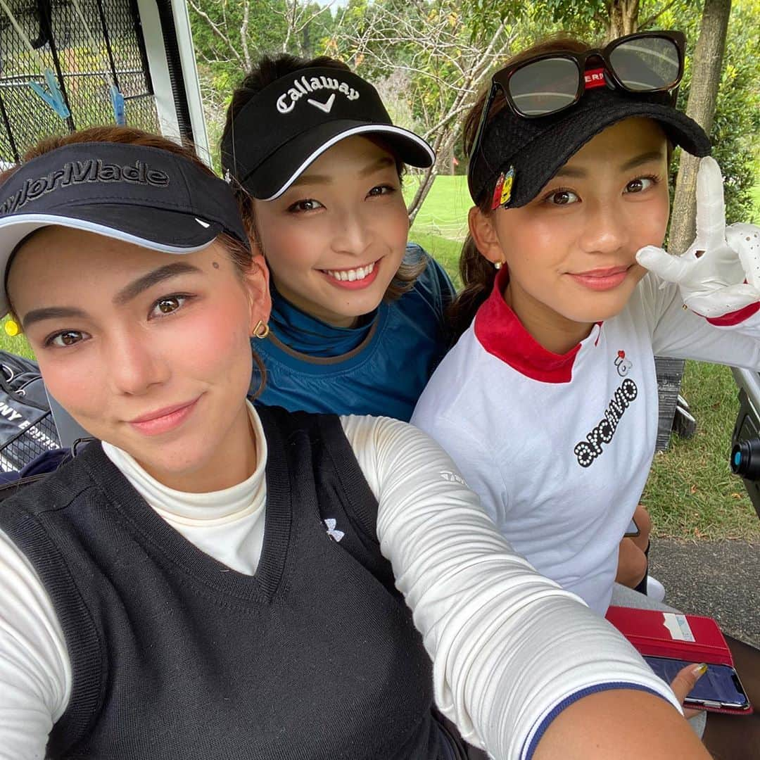 八巻セイラさんのインスタグラム写真 - (八巻セイラInstagram)「今日は大好きなカレドニアンで🏌🏼‍♀️ Minami and Sayo ✨ loads of fun on the course with these two today 😉 Love that the greens are getting faster!! 楽しかったーまたレッツゴー！  #ゴルファー #golf #golfer #golflife #골브스윙 #ゴルフ #ゴルフ男子 #ゴルフ日記 #スポーツ女子 #スイング動画  #ゴルフスイング #スイング #ゴルフ場 #golf #golfing #golfer #ゴルフウェア #ゴルフコーデ #골프 #골프여자 #instagolf #ゴルフ好きな人繋がりたい #golf #越雲みなみ #江口沙代 #八巻セイラ #白金台女子ゴルフ部 #カレドニアンゴルフクラブ」10月16日 17時30分 - sarahyamakibranch