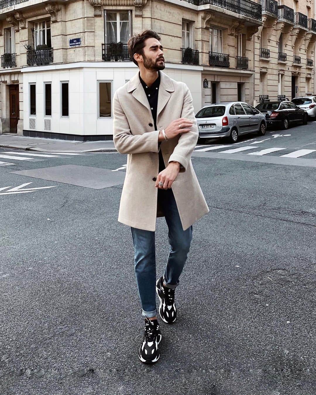 NICOLAS SIMOESのインスタグラム：「A casual look for a day full of meetings 📸」