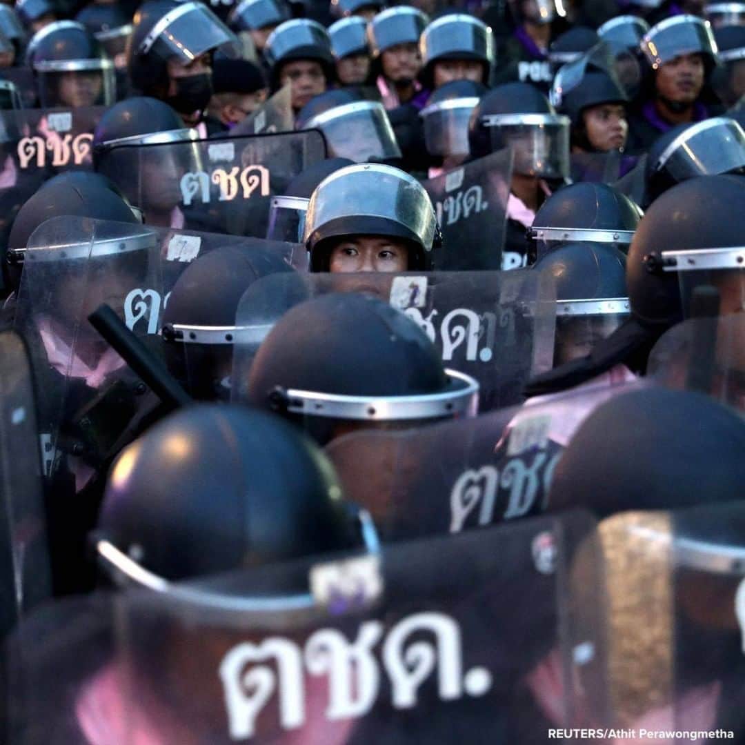 ABC Newsさんのインスタグラム写真 - (ABC NewsInstagram)「Police officers stand in position during a protest on the 47th anniversary of the 1973 student uprising, in Bangkok, Thailand.」10月16日 17時33分 - abcnews