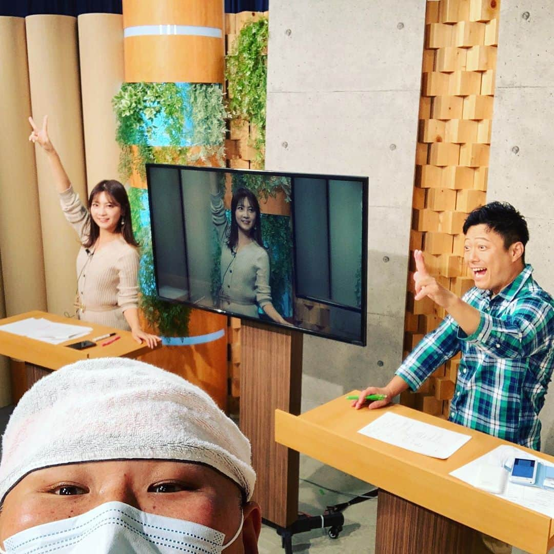 HIROさんのインスタグラム写真 - (HIROInstagram)「リハーサル中😎わくわく編集部🤗 #テレビ和歌山 #わくわく編集部  #リハーサル #生放送 #和歌山県  #ローカル番組 #18時スタート」10月16日 17時42分 - hiro19770420