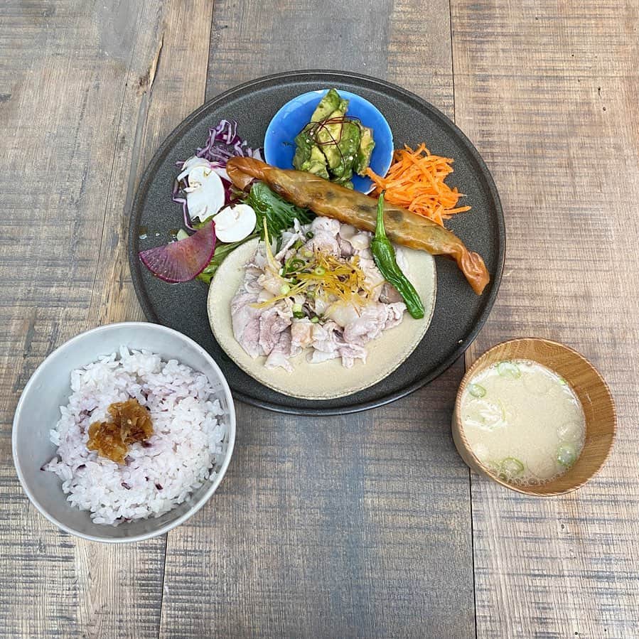 斉藤里奈のグルメインスタ