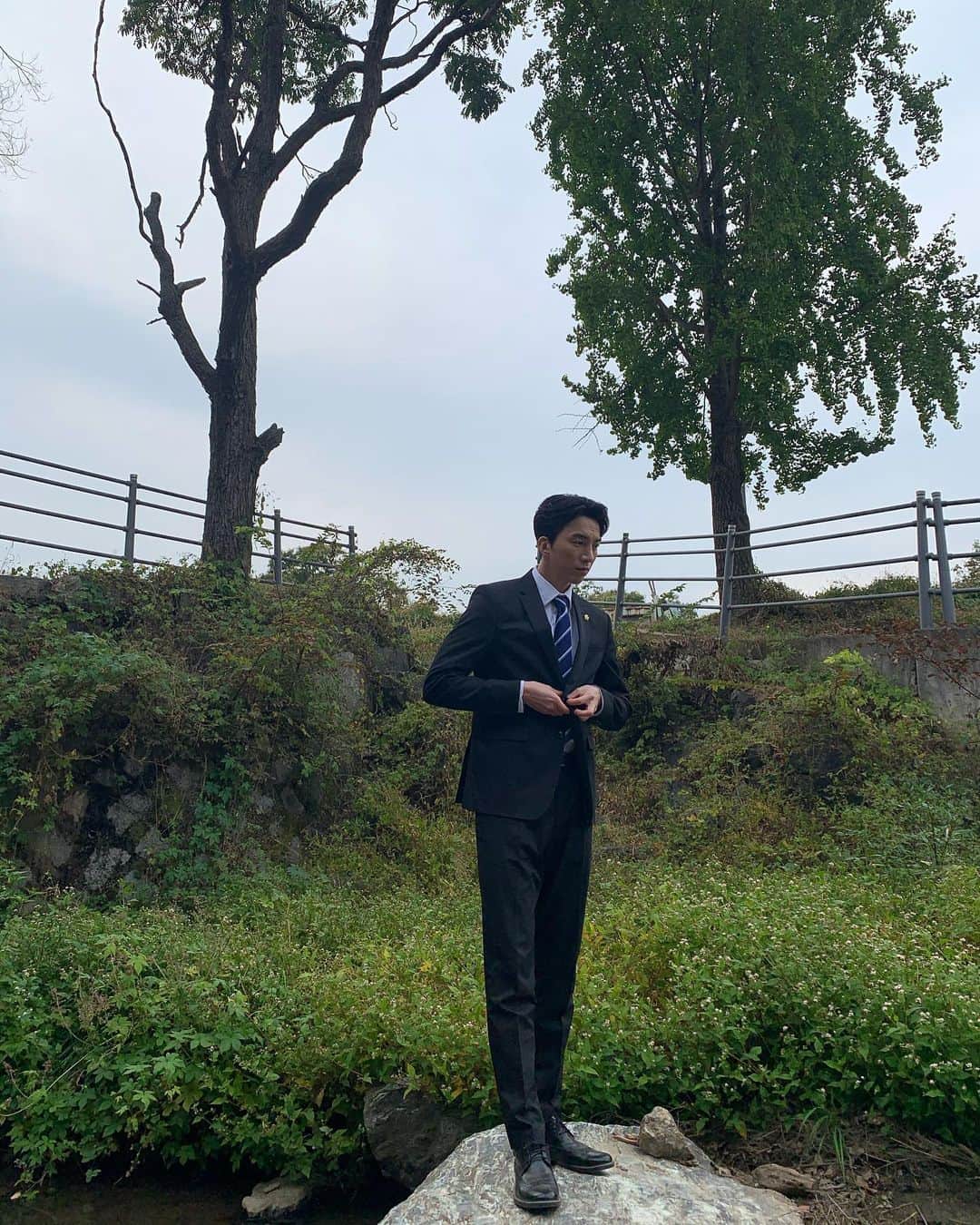 ト・サンウのインスタグラム：「사랑하면, 조례? 👔」