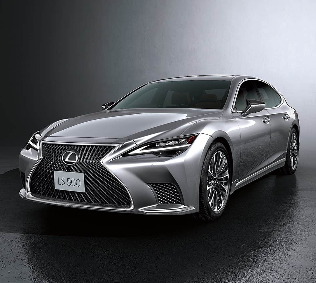 LEXUS / レクサスさんのインスタグラム写真 - (LEXUS / レクサスInstagram)「【NEW LS ティザーページ公開】﻿ 今秋発売予定の新型LS特設ページを公開しました。﻿ ﻿ LEXUSのDNA『静粛性・乗心地』を磨き上げ、上質な空間をもたらす新型LSの魅力を開発者がインストラクターやカラーデザイナーを交え、開発時のこだわりや試乗インプレッションなどをお届けいたします。﻿ ﻿ 詳しくは Lexus.jp へ。﻿ ﻿ #レクサス #Lexus #Lexusjapan #Lexusjp #LexusLS #LS #レクサスLS #新型LS #car #cars #drive #driving」10月16日 18時00分 - lexus_jp