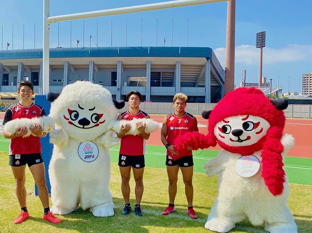 藤田慶和さんのインスタグラム写真 - (藤田慶和Instagram)「日本ラグビーフットボール協会公式マスコット✨レンジーが鹿児島合宿に遊びに来てくれました！！五輪でもセブンズ日本代表の応援よろしくね🙆‍♂️ #セブンズ #日本代表 #sevens #japan #レンジー #鹿児島 #合宿」10月16日 18時00分 - yoshikazu15