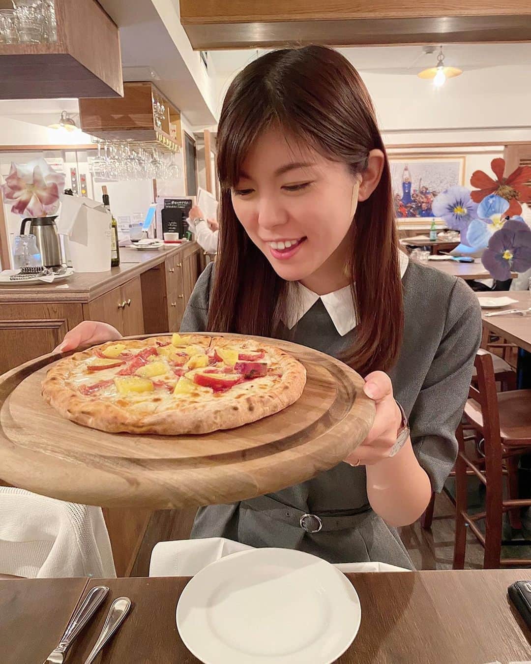熊林保奈美さんのインスタグラム写真 - (熊林保奈美Instagram)「* . 最近1週間ほんとあっという間😂 . 遅くなりましたがS耐菅生はクラス4位でした！🏁 応援ありがとうございました🙇🏻‍♀️ . 写真は昨日サポーターズの とってぃとデートした時の☺️💚 料理がどれも美味しくて 食べるのとおしゃべりに夢中になって 2人での写真がない事に帰りに気付きました🤦🏻‍♀️ らんらんはお仕事で来られず…😭 またみんなで集まれた時たくさん撮ろーっと☺️ . * #埼玉トヨペットサポーターズ #レースクイーン #RQ #熊林保奈美 #道産子 #Japanesegirl #paddokgirls #pitgirl #instalike #맞팔 #食べるの大好き #美味しいもの大好き #ダイエットは明日からのやつ」10月16日 18時07分 - hnm_k1004