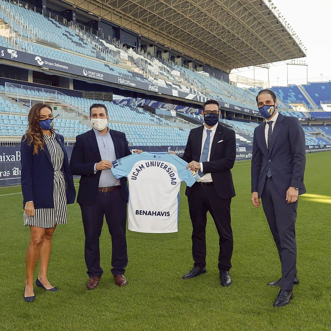 マラガCFさんのインスタグラム写真 - (マラガCFInstagram)「📢 ¡¡#MálagaCF y @ucam_esports unen sus fuerzas para la cuarta temporada de #esportslaliga!! 🎮🇪🇸  #eLaLigaSantander #EASPORTS #FIFA21」10月16日 18時12分 - malagacf