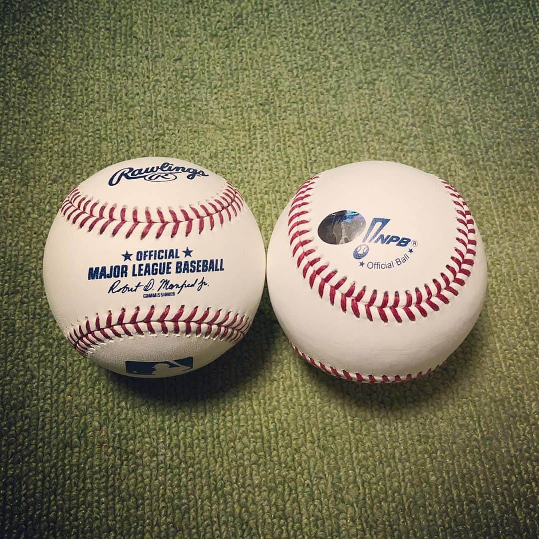 川坂勇太さんのインスタグラム写真 - (川坂勇太Instagram)「MLBの公式球とNPBの公式球。 触ると違いがよくわかる  #MLB #NPB #野球 #硬式 #硬球」10月16日 18時17分 - yutakawasaka