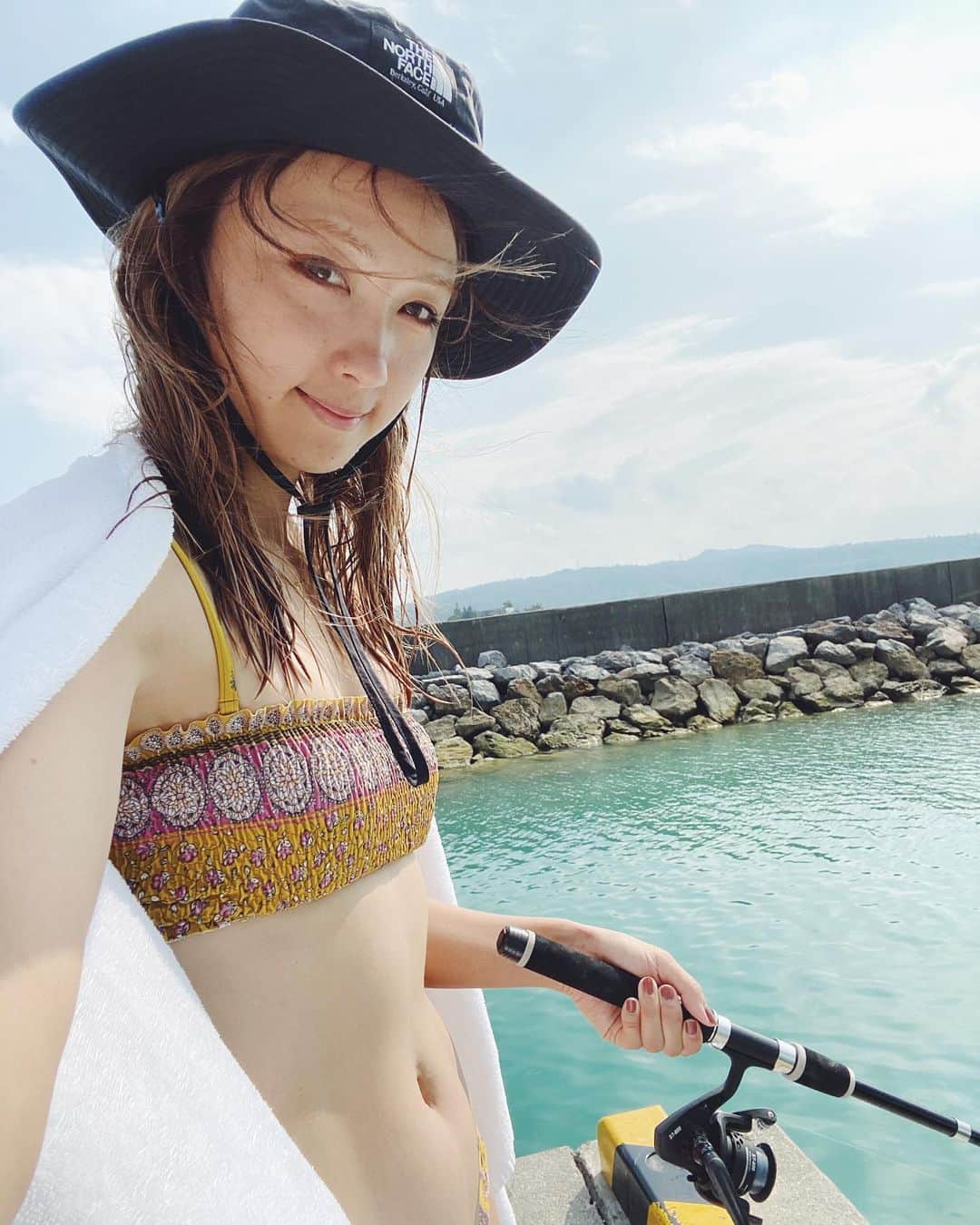 Ami さんのインスタグラム写真 - (Ami Instagram)「泳いでそのまま釣りして 幸せすぎる🌎 日焼けとか、もぅどうでもよくなってるけど 東京帰ったらめっちゃ後悔するんやろなー💦」10月16日 18時28分 - ami_dream05