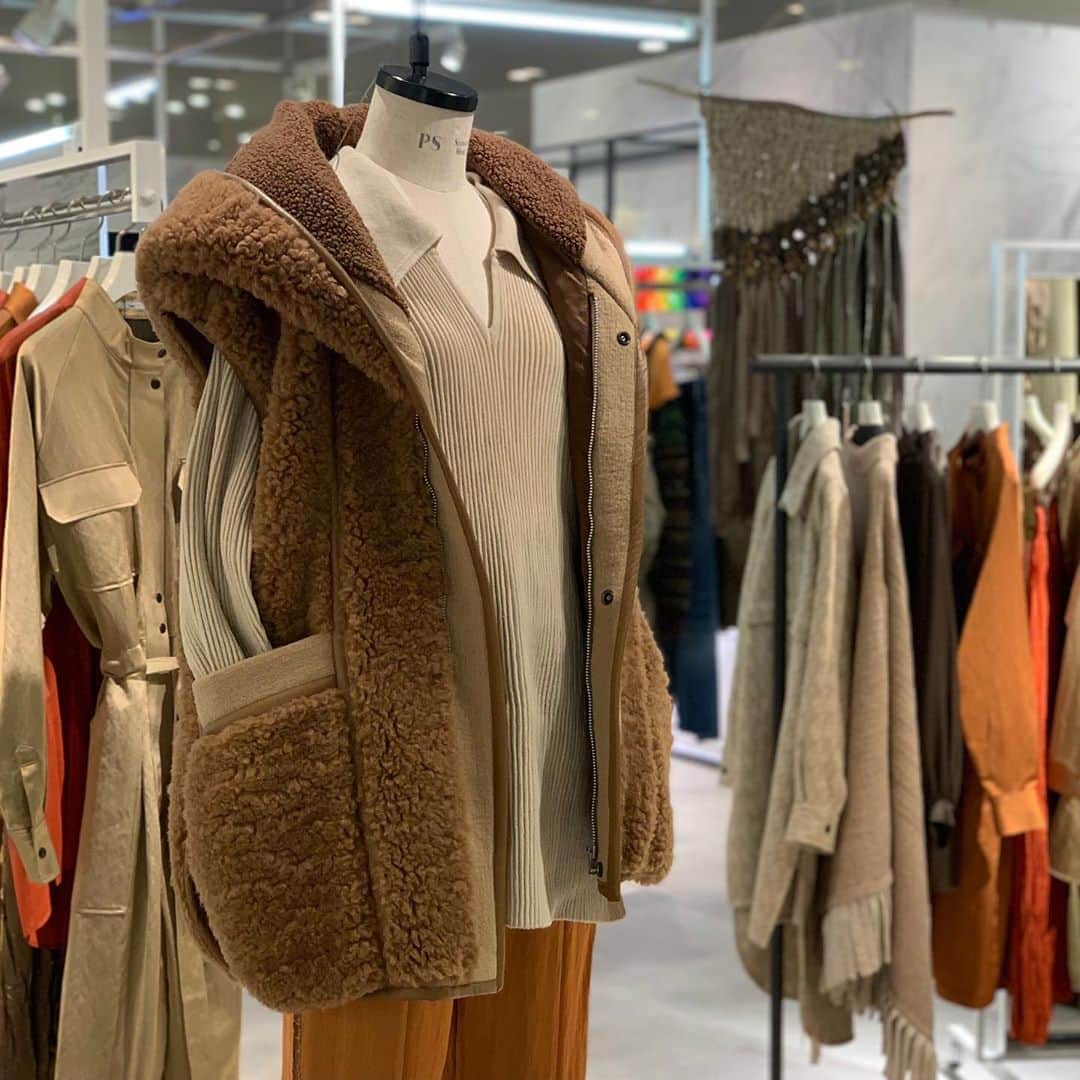 のインスタグラム：「5-knot..... POP UP Until 10/20 At 『D-LAB』 #Hankyu #HANKYUMODE #umedahankyu #阪急うめだ本店 #うめだ阪急 #阪急百貨店 #osaka #umeda #mode #dlab #5knot #ファイブノット」