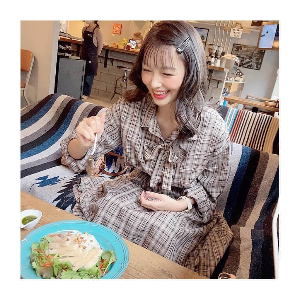 相田瑠菜のインスタグラム：「☕*°﻿ ﻿ 久々にカフェ活したら﻿ やっぱり最高な時間でした🥺💕✨﻿ あぁ～全国の行ってみたいカフェ﻿ 沢山あるから早く巡りしたい～💓﻿ ﻿ ☕*°﻿ ﻿ ﻿#カフェ活 #カフェ巡り #カフェ好きな人と繋がりたい #カフェスタグラム #カフェタイム #カフェ部 #東京カフェ #渋谷カフェ #中目黒カフェ #代官山カフェ #カオマンガイ #パクチー #ヨシンモリ #韓国風ヘア #instabeauty #instalike #japan #tokyo #cafe #love #happy #smile #followforfollowback #followyou #followers #liketime #liker #liketkit #likethis」