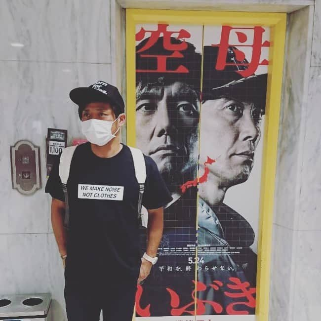 高本剛志さんのインスタグラム写真 - (高本剛志Instagram)「YouTubeチャンネル 雷ジャクソン 高本の護衛艦たかもと   今回は空母について、美術2の力を使って語らせて頂きました。 届け！登録者1000人！ まだまだか！再生時間4000時間！  本日も2100にアップ予定！ 乗組員、総員集合〜っ！ ヨーソロー！(￣^￣)ゞ  youtube.com/channel/UCOLi4… #海上自衛隊#海自#空母#護衛艦#JSDF#JMSDF#航空自衛隊#元自衛官」10月16日 18時50分 - takamoto76