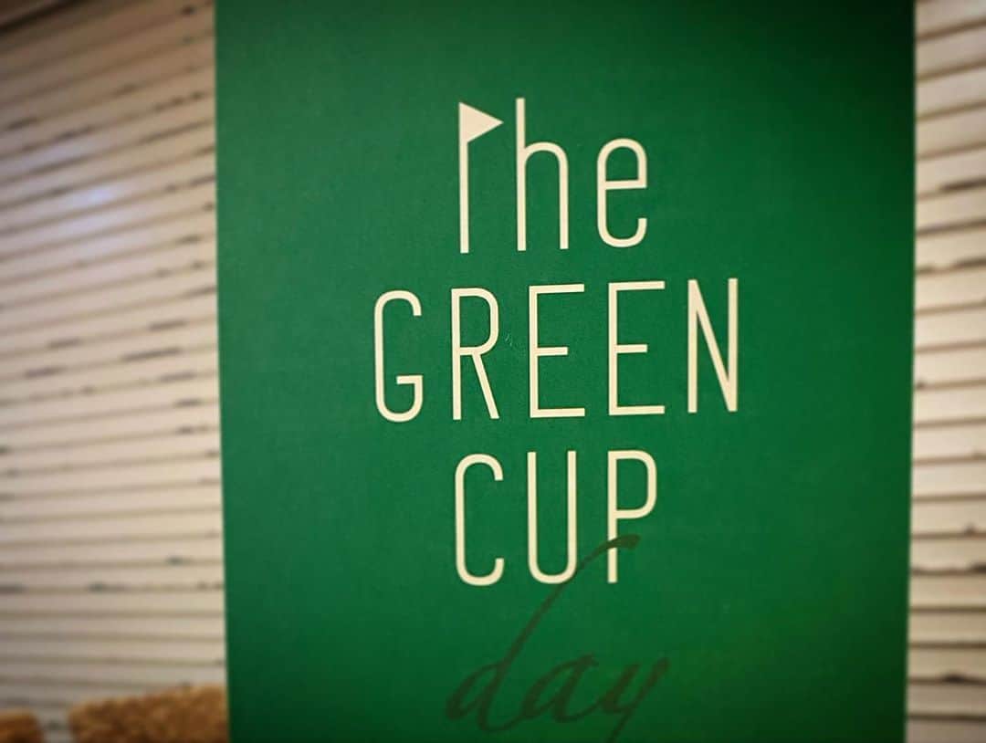 シム・ジホさんのインスタグラム写真 - (シム・ジホInstagram)「. 가을..🍂🍁. . 방 컨디션이 어마어마~👍🏼. . 흥해라 @thegreencup.mag  . #thegreencup #autumn #thegreencupday  #더그린컵매거진 #더그린컵데이」10月16日 18時58分 - pickybonbon