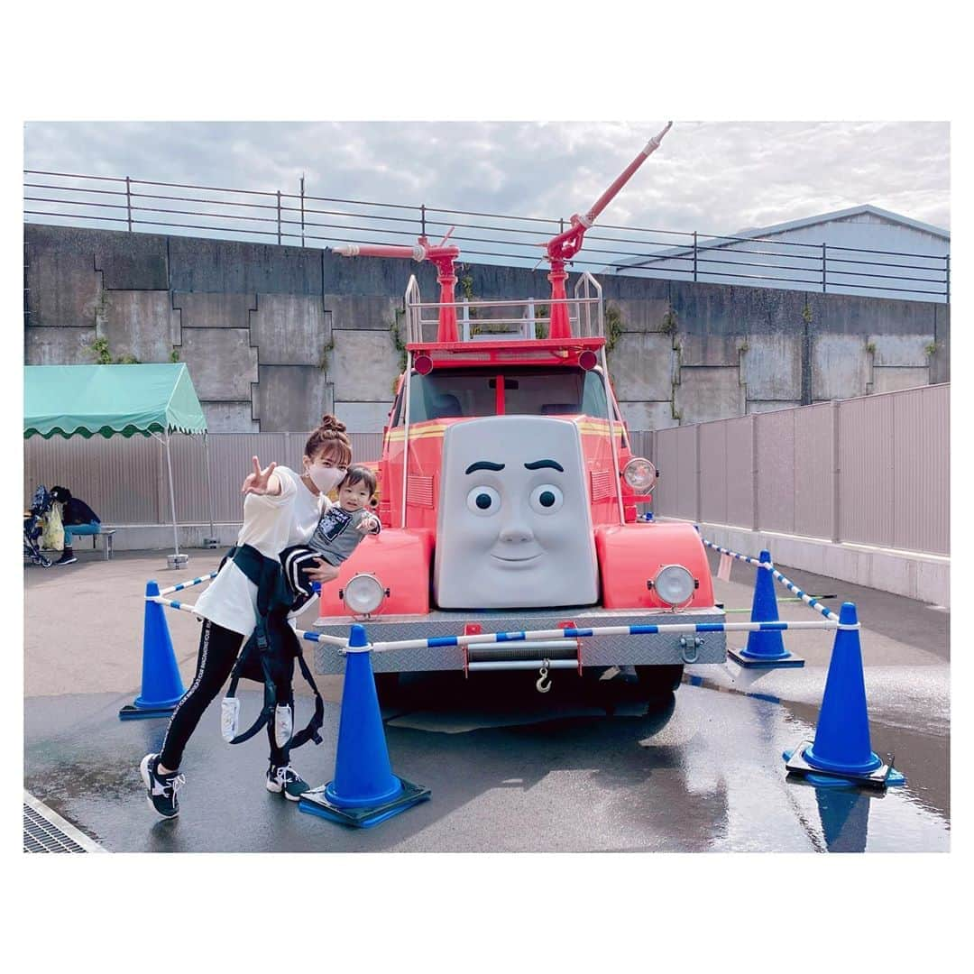 辻希美さんのインスタグラム写真 - (辻希美Instagram)「今日は大井川鐵道へトーマスに会いに行ってきましたぁ☺️💕💕  迫力が凄くて感動した❤️  swipe👉してね🙏💕  #大井川鐵道 #大井川鐵道トーマス  #トーマス #幸空 #一歳十ヶ月 #迫力満点 #感動した #🥺💕」10月16日 19時08分 - tsujinozomi_official