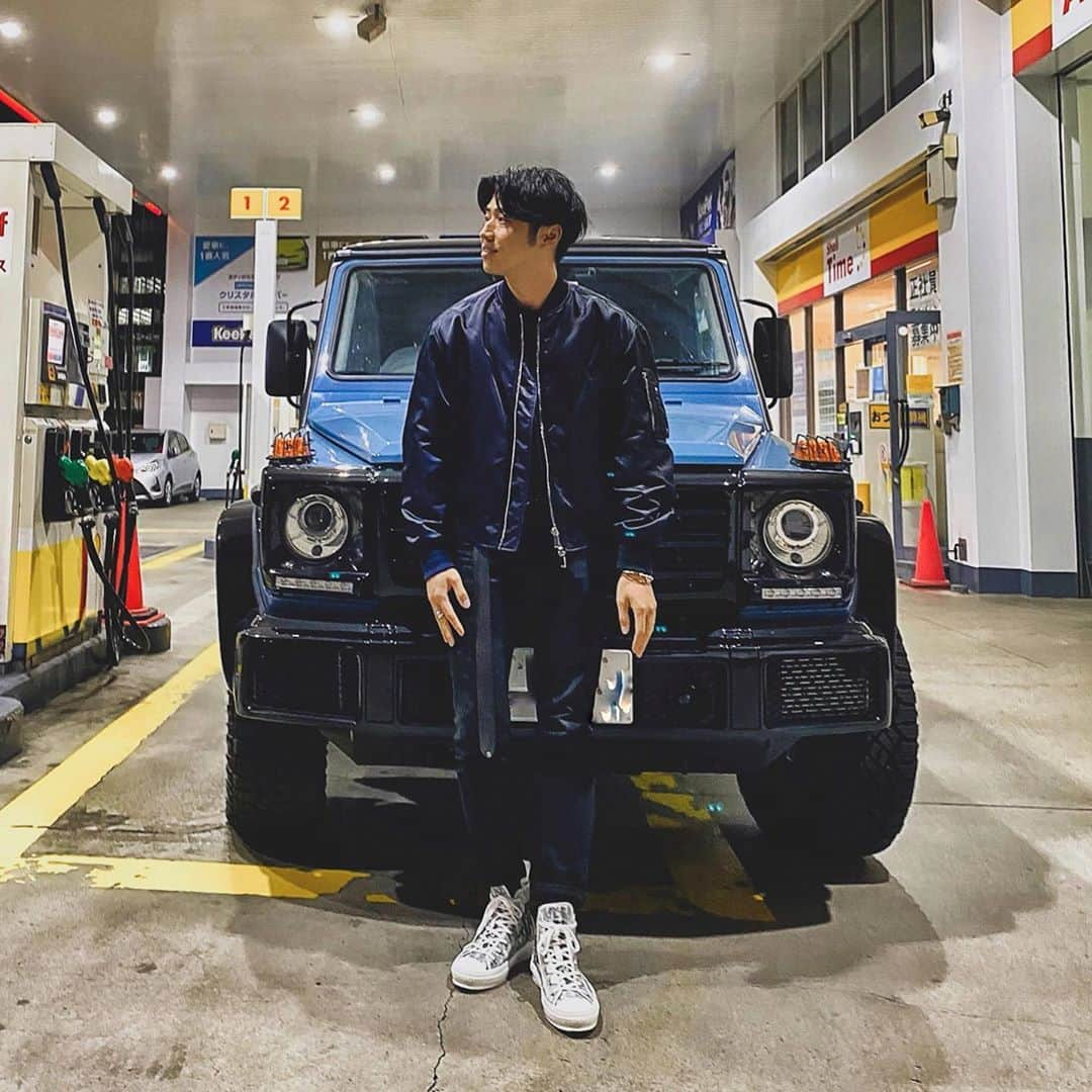 黄皓さんのインスタグラム写真 - (黄皓Instagram)「もうだいぶ寒い🥶  Bomber: #dior #diorhomme  Denim:#zara  Shoes:#dior #diorhomme  @dior @zara @mercedesbenzjapan」10月16日 19時13分 - haohaohaokun