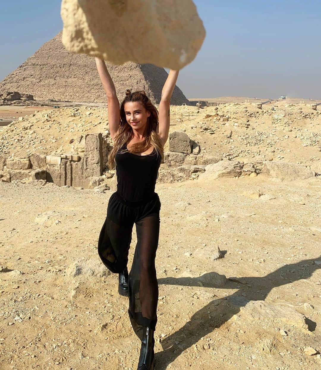 JUICY Mさんのインスタグラム写真 - (JUICY MInstagram)「Made it to Pyramids 😅💪 so happy to be back on tour again 💖」10月16日 19時31分 - djjuicym