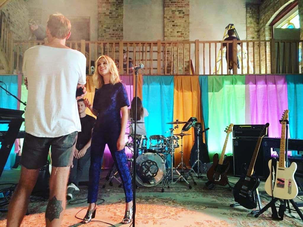 フローリーさんのインスタグラム写真 - (フローリーInstagram)「Little #tb to the Little White Lies video shoot!」10月16日 19時39分 - florrie