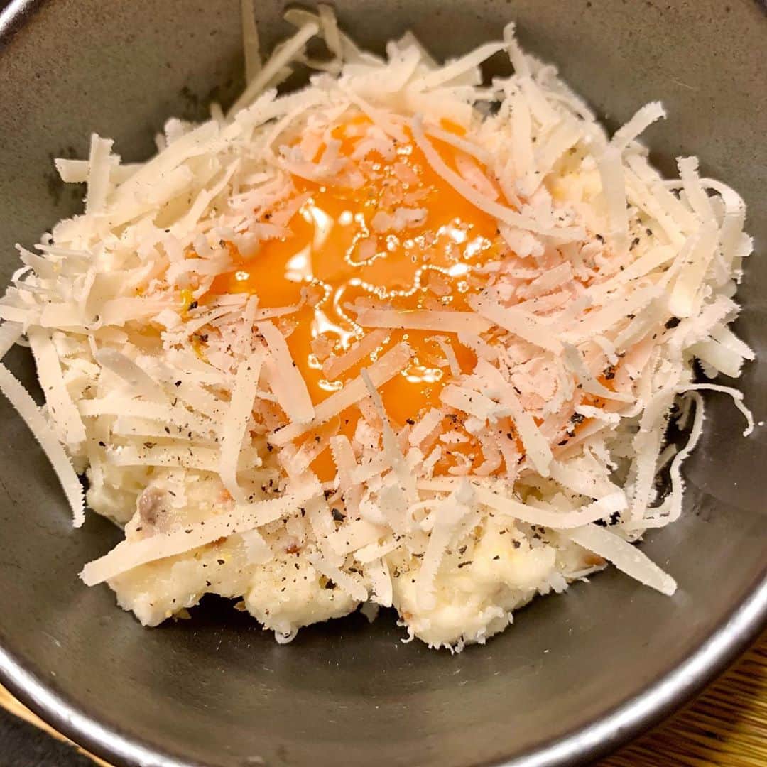 のインスタグラム：「小学館から出てる”おうちでsio “のレシピって ホントにスゲ〜な！ こんなに美味しく出来るんだ！今回はポテサラとビーフシチュー！驚いた！  #masahirotakashima #おうちでsio #鳥羽周作シェフ #代々木上原のレストラン #小学館 #佐々木礼子」