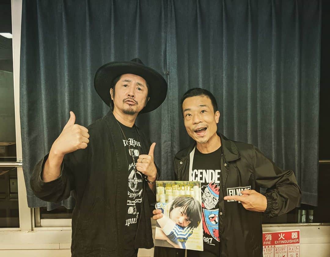 磯部正文のインスタグラム：「音楽と人  怒髪天の増子さんのコーナー 酒悩会談 に お邪魔しました 次号で是非ご覧くださいませ 増子さんの言葉は豊潤でふくよか 発する音度も気持ちいい温度 楽しかったなぁ」