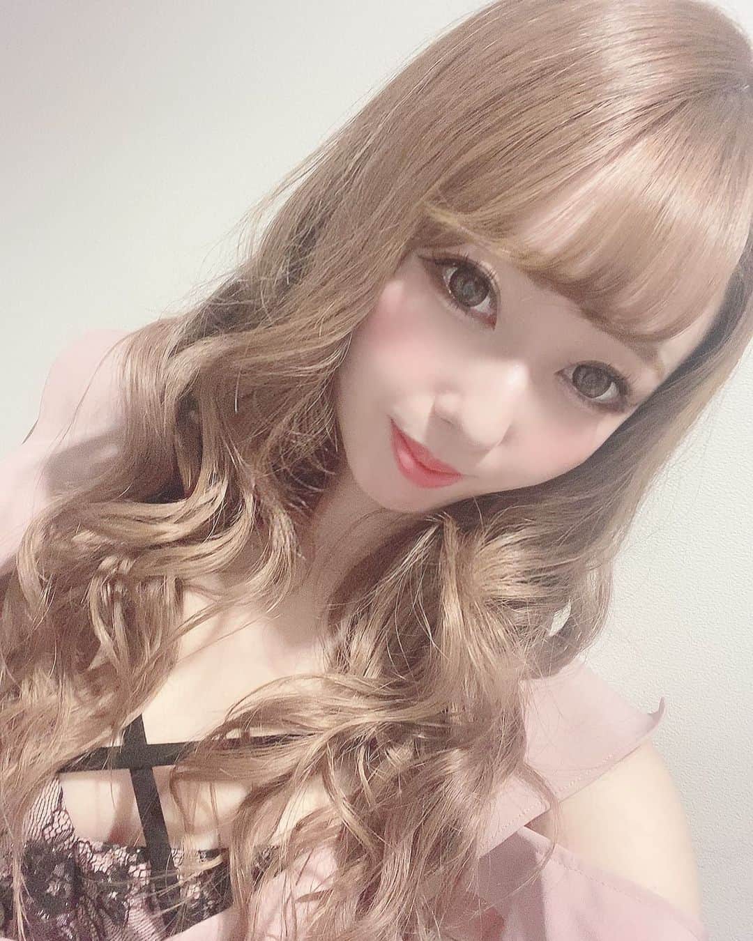 ゆんのインスタグラム：「💖 . 最近インスタ中々更新できてなかった😞 . #ガーデン #ガーデン川崎 #川崎 #横浜 #新宿 #歌舞伎町#六本木 #銀座 #名古屋 #ミナミ #北新地 #神奈川 #すすきの #キャバクラ #キャバ嬢 #ガールズバー #シャンパン  #水商売 #夜職 #キャバ嬢メイク #キャバ嬢ヘアメイク #キャバドレス #ドレス #いいね返し #キャバ子ちゃんには騙されない #キャバ子ちゃん #ポケパラ #ポケパラ関東」
