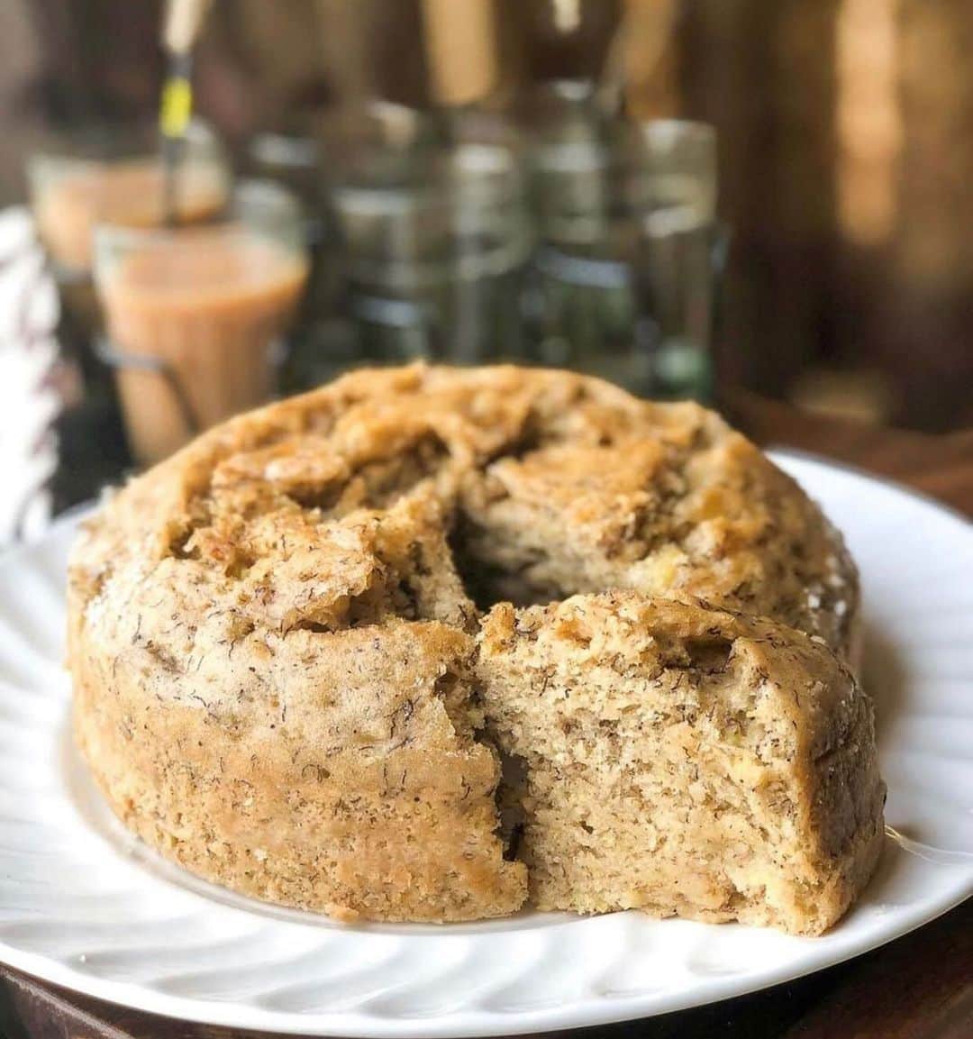 Archana's Kitchenさんのインスタグラム写真 - (Archana's KitchenInstagram)「Try this simple and delicious Eggless Banana Pressure Cooker Cake Recipe for your sweet cravings and serve it along with a cup of Kesar Chai as a tea time snack or even serve it as a snack for kids.  Get the recipe from the smart.bio link in my profile @archanaskitchen . . . . . . . . #recipes #easyrecipes #snacks #teatime #teatimesnacks #archanaskitchen #healthyeating #highprotein #eatfit #cooking #food #healthyrecipes #foodphotography #recipeoftheday #comfortfood #deliciousfood」10月16日 20時24分 - archanaskitchen