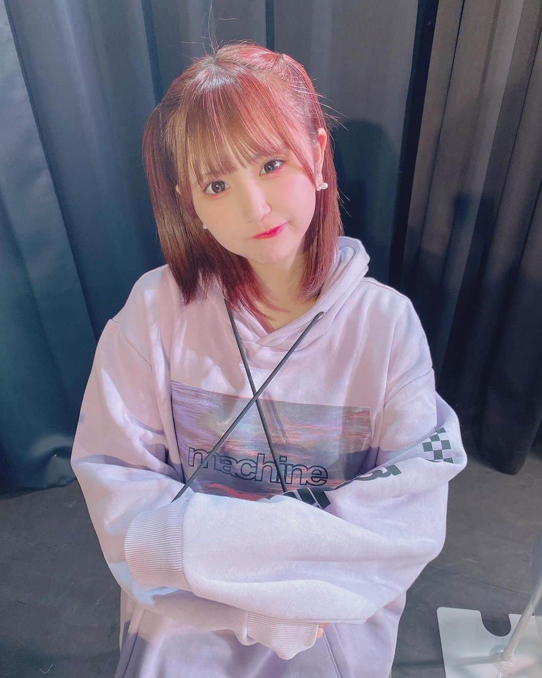 のインスタグラム：「おっきいパーカーがすきです 🐇❕ . . . . . #instagood #japanesegirl #japaneseidol #idol #fashion #bershka #hairstyle #makeup #followｍe #ファッション #パーカー #ハーフツイン #メイクアップ #ナチュラルメイク #ヘアアレンジ #女の子 #フォローミー」