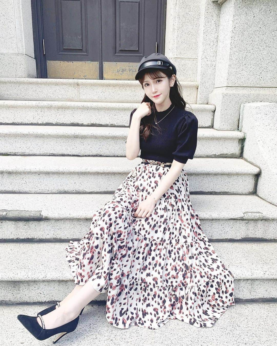 五十嵐茉優さんのインスタグラム写真 - (五十嵐茉優Instagram)「ㅤ #まうしふく 👶🏻  tops ??? skirt & pumps & casquette  ↪︎ #mymeheartbeto  ㅤ 第5段で販売されるレオパード柄の スカートがすごくすき🥺！ あとはどこで買ったか忘れちゃったけど このトップスも袖がパフスリーブになってて シルエットが最高にかわいい！！！ ㅤ 秋服ってやっぱり素敵だよね🥰 ㅤ みんなはどういうファッションが好きですか？ ㅤ ㅤ #きょコ #いつコ #コーディネート #プチプラコーデ #プチプラ高見えコーデ #レオパードスカート #レオパード柄 #秋服コーデ #秋服 #パフスリーブ #ニット #ニットコーデ #韓国ファッション #横浜 #横浜開港記念会館」10月16日 20時40分 - mau08us