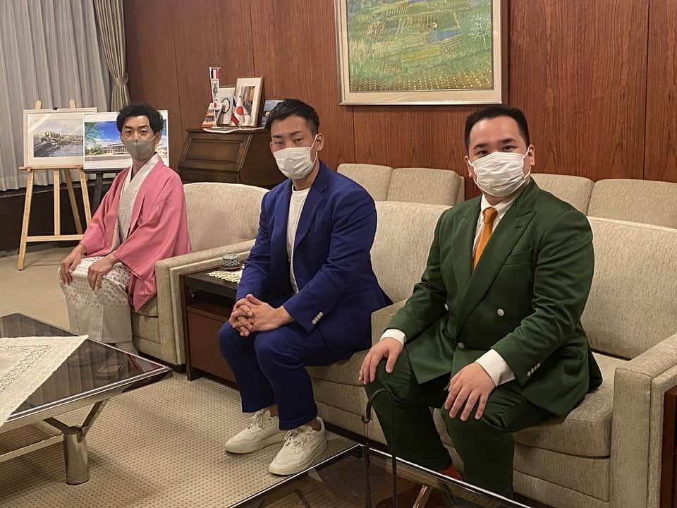 木村卓寛のインスタグラム：「姫路市長を表敬訪問させていただきました。  #姫路市 #チョビヒゲマッチョ角刈り訪問」