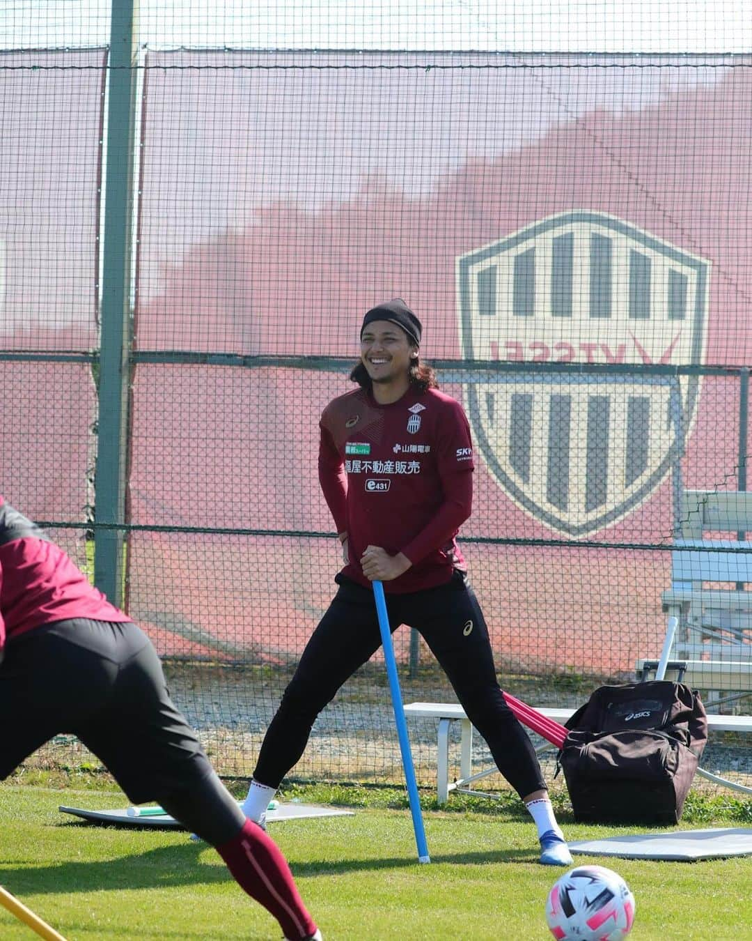 大崎玲央さんのインスタグラム写真 - (大崎玲央Instagram)「Enjoying every moment😄⚽️💪🏽 #visselkobe #ヴィッセル神戸 #wearekobe #foreverfoward #トモニイコウ」10月31日 16時06分 - leo.osaki