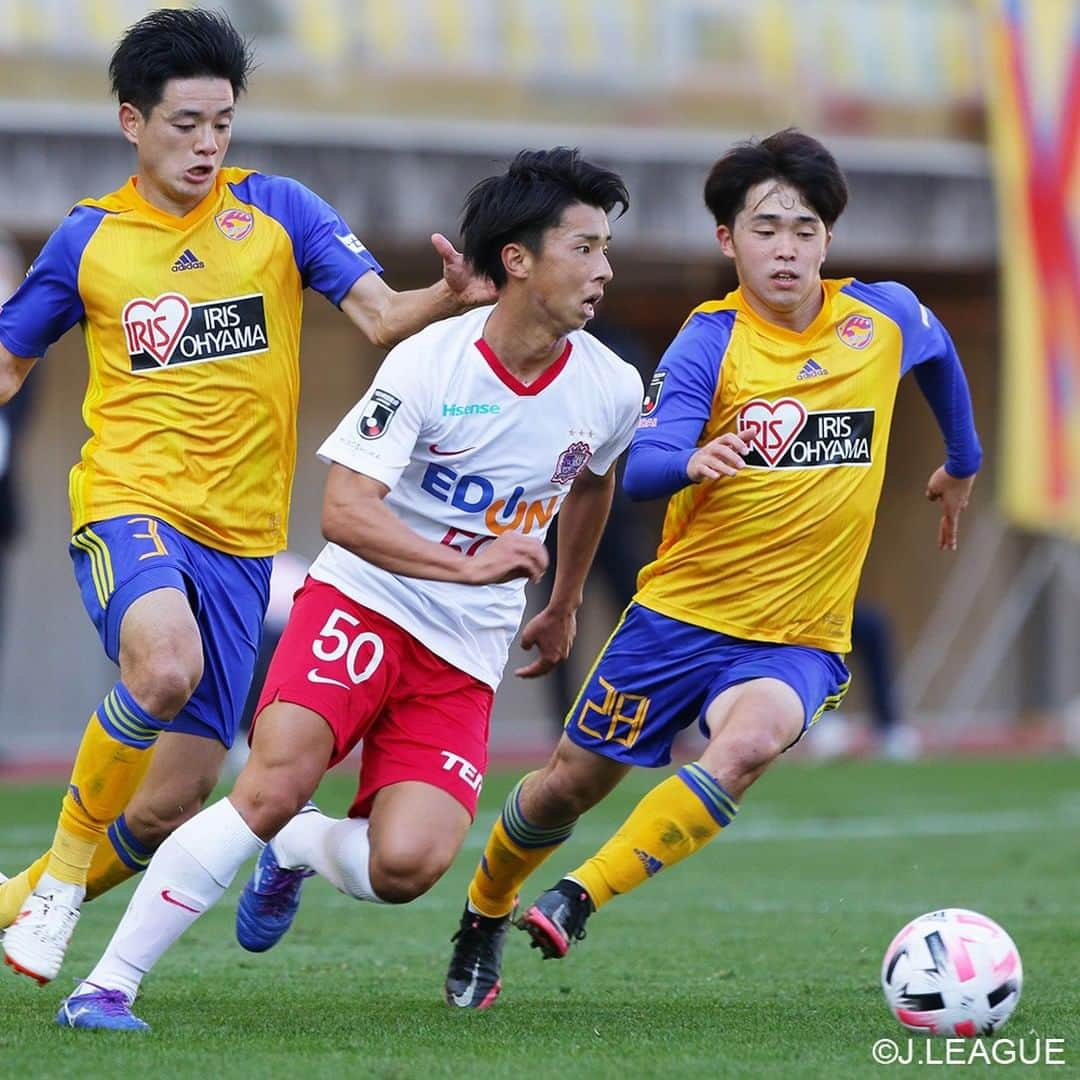 サンフレッチェ広島さんのインスタグラム写真 - (サンフレッチェ広島Instagram)「. ⚽️明治安田生命J1リーグ第25節　試合結果⚽️ ベガルタ仙台　0-0　サンフレッチェ広島 前半：0-0 後半：0-0  前半からボールを支配し、チャンスを作りながらも、最後までゴールを割ることができず、勝点1にとどまりました。  #藤井智也 選手 #野津田岳人 選手 #荒木隼人 選手 #森島司 選手 #sanfrecce #積攻」10月31日 16時24分 - sanfrecce.official