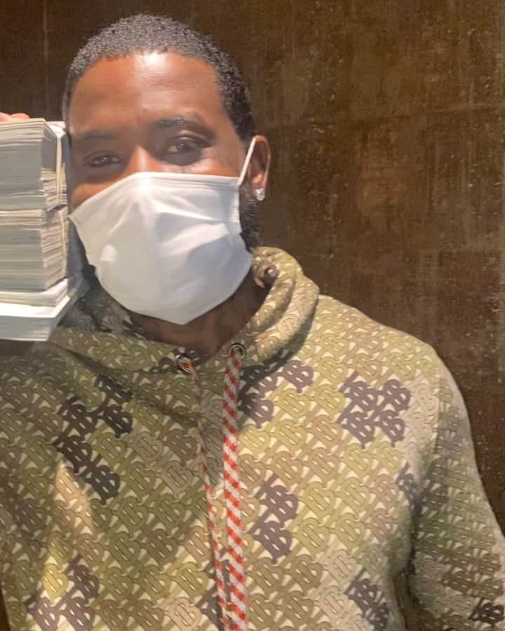 グッチ・メインのインスタグラム：「What them young niggas be doing 😂💰@qcmceo_p 🥶🥶」