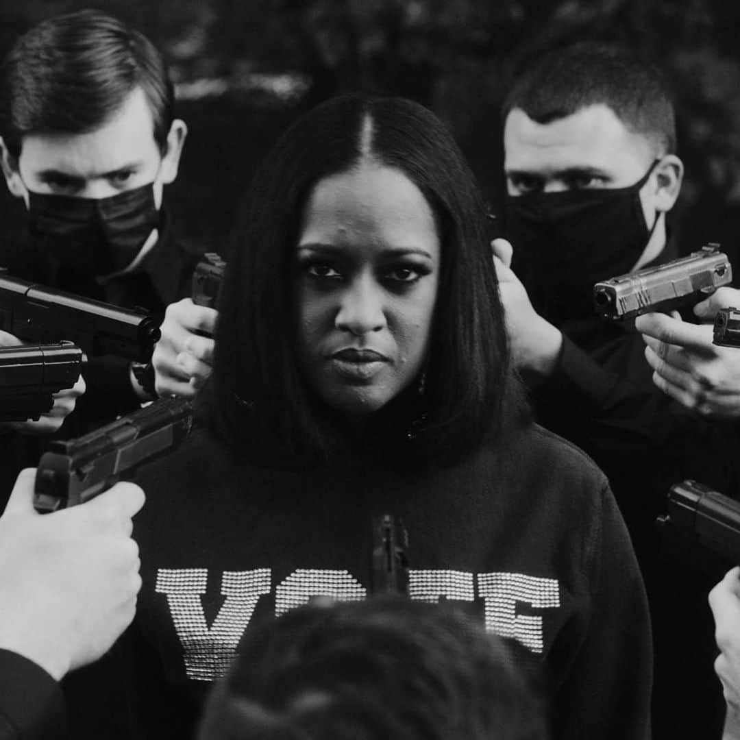 Vevoさんのインスタグラム写真 - (VevoInstagram)「#BET’s Lyricist Of The Year, @Rapsody, breaks down the Black experience in America with stunning visuals for “12 Problems” ✊  ▶️[Link in bio] #12Problems #Rapsody」10月31日 8時01分 - vevo