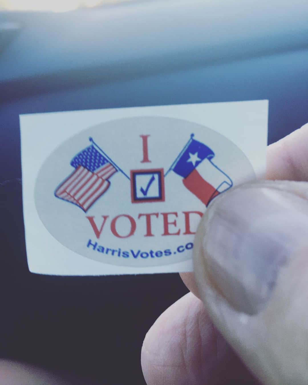 スコット・ノートンのインスタグラム：「#ivoted #texas #strongstyle」