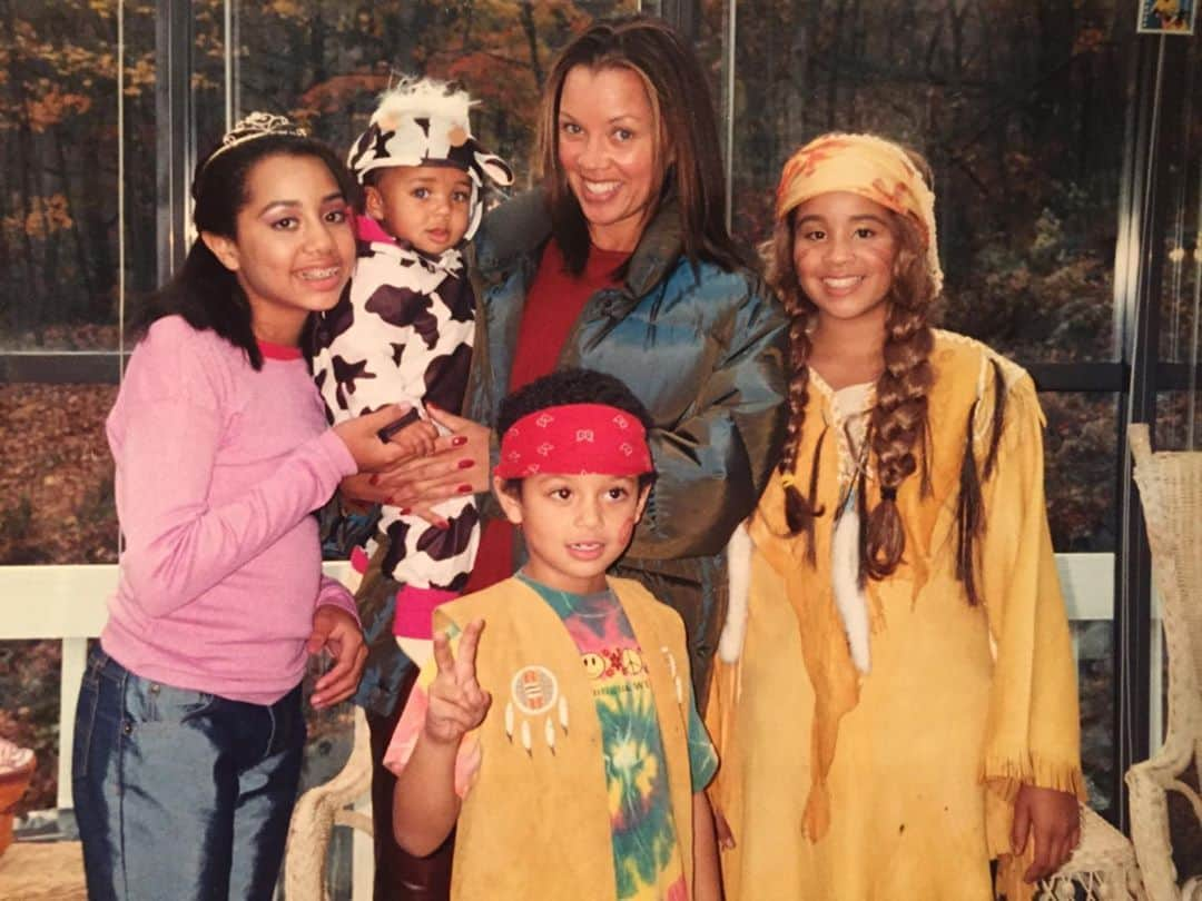 ヴァネッサ・ウィリアムスさんのインスタグラム写真 - (ヴァネッサ・ウィリアムスInstagram)「#fbf Halloween with the kiddies 🎃」10月31日 8時38分 - vanessawilliamsofficial