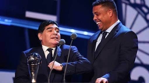 ロナウドのインスタグラム：「Mago de la pelota. La eterna leyenda del fútbol hoy cumple 60 años. ¡Feliz cumple mi amigo! @maradona」