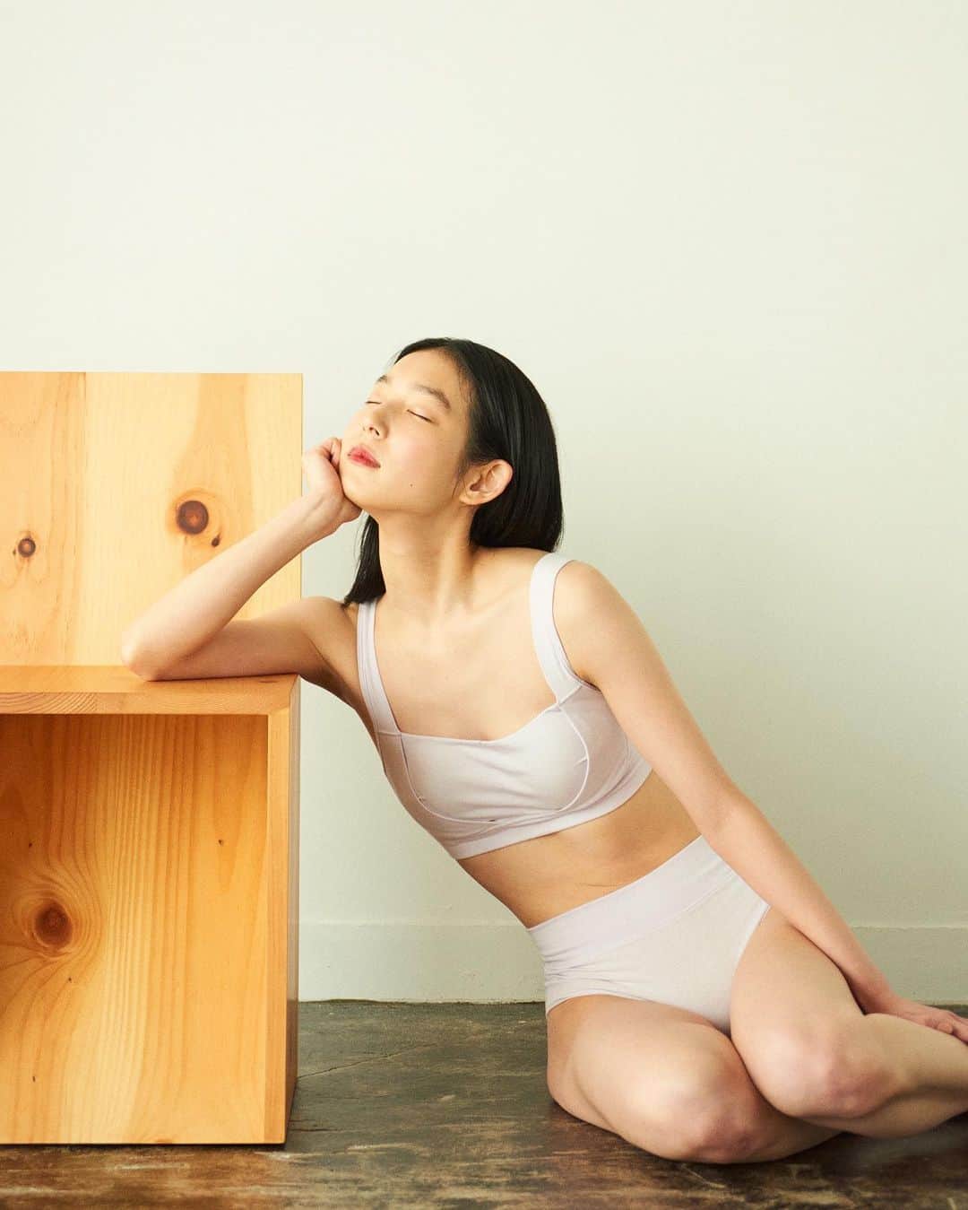 EMILY WEEKのインスタグラム