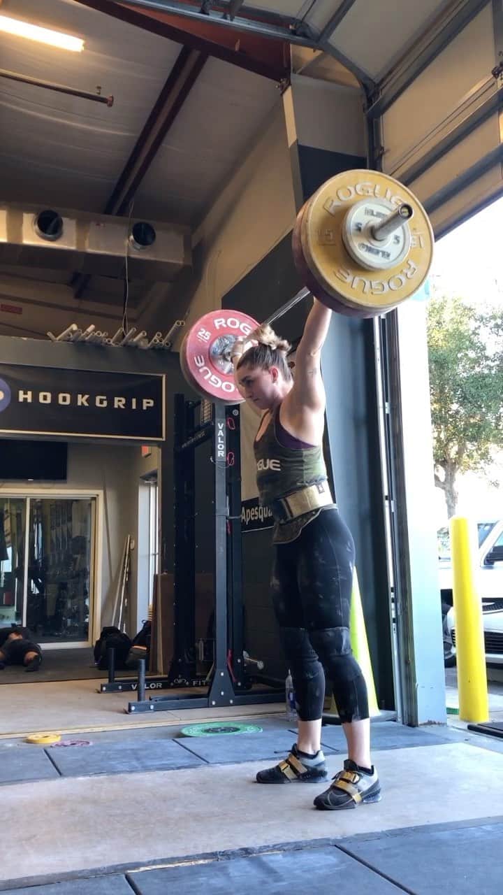マッティ・ロジャーズのインスタグラム：「Multiple sets at every weight for multiple chances to make them really fuckin good.   105kg/231lbs BW 76.3」