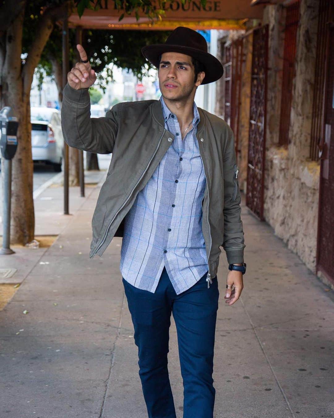 メナ・マスードのインスタグラム：「Honored to have been nominated for the #GoodreadsChoice Awards for #EvolvingVegan. Voting is open and you can vote. Thanks for all your support 🙏🏽」