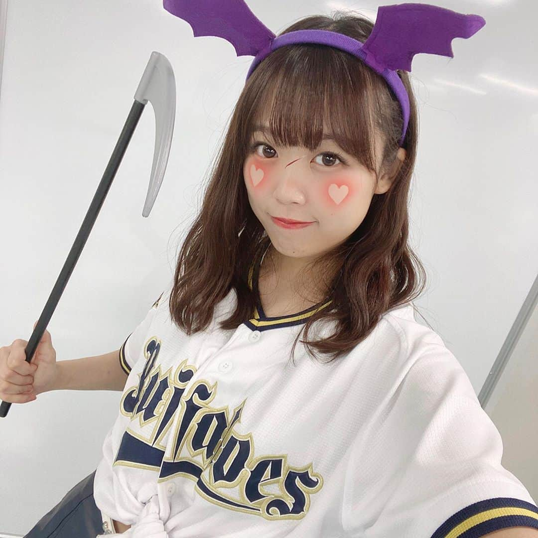 REINAさんのインスタグラム写真 - (REINAInstagram)「﻿ Good morning＾＾﻿ そして﻿ HAPPY HALLOWEEN🎃😈👻♥️﻿ ﻿ ﻿ 色んな仮装の小物を身に付けたので﻿ その写真を💭📸🌟﻿ ﻿ あ、お菓子くれなきゃイタズラ﻿ しちゃいますよ〜〜😹💭🍬🍭🍫﻿ ﻿ ﻿ ハロウィンの今日は﻿ お家パーティーします🏠🍹﻿ 楽しみすぎるぅぅ♡♡♡﻿ ﻿ 皆さまも素敵なハロウィンを🌼💜💛﻿ ﻿ ﻿ ﻿ ﻿ ﻿ #オリックス #BsGirls #Bs2020 ﻿ #buffaloes #ORIX #プロ野球 #NPB ﻿ #baseball #野球 #野球好き #オリ姫 ﻿ #オリックスバファローズ ﻿ #みんなでバファローズ ﻿ #オリックオアオリート﻿ #Bsハロウィン #ハロウィン #パーティー ﻿ #reina_bsgirls #reina_360 #SMILE ﻿ #instalike #followme」10月31日 9時34分 - reina_bsgirls_360