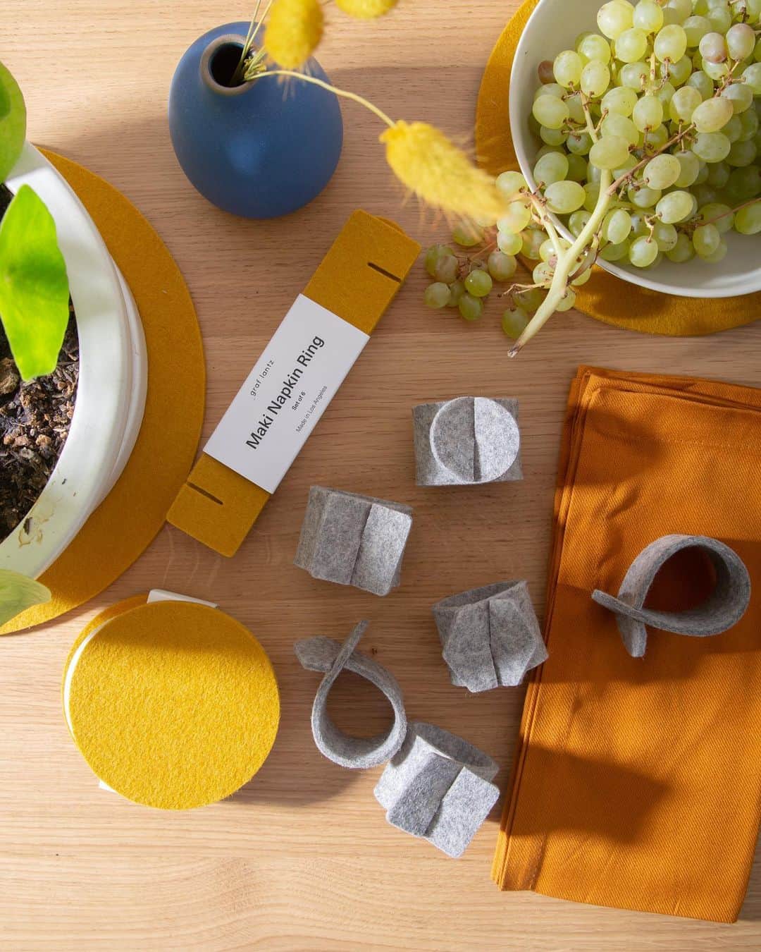グラフ&ランツのインスタグラム：「All new tabletop pieces, online now. So if you were thinking about cleaning up your makeshift workspace and returning it to its original form as a dining table - why not dress it up a bit? Tap to shop new styles and new colors for your tabletop 〰️」