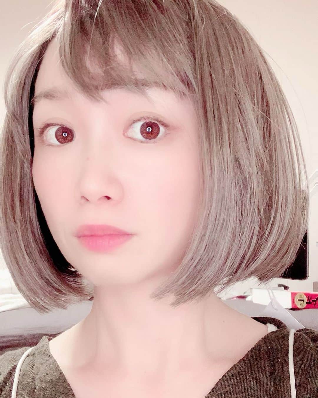 のインスタグラム：「#newhairstyle  #嘘 #ハロウィン #でしょ #加工してない #訳がない #皆でカツラ被った記念日 #japan #tokyo #happyhalloween」