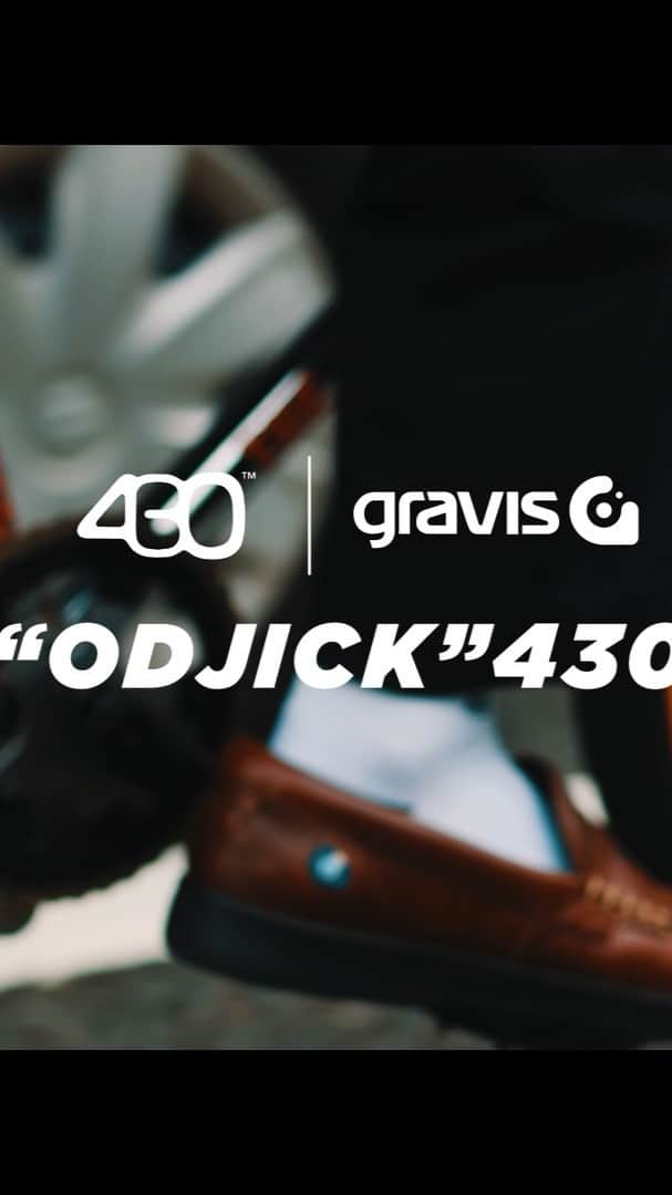 のインスタグラム：「gravis x 430 "GF ODJICK 430SP"  日本のBMXシーンを牽引し、アパレルブランドとしてのみならずイベントオーガナイズや 映像制作等のクリエイティブ面でも活躍を見せるマルチクルーのする430（フォーサーティー）とgravisのコラボレーションモデル。  gravisのカジュアルハイブリッドシリーズ代表するモデル"ODJICK"(オジェック) をベースに、 しっかりとしたオイルレザーを使用し高級感とカジュアル感を両立させ、 ライニングには430オリジナルグラフィックのペイズリーテキスタイルを配置することで コラボレーションならではのデザインを引き立たせている。 アウトソールは見た目とは裏腹に軽量となっておりスニーカーの履き心地。」