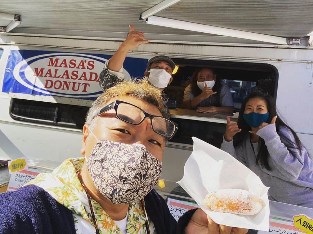 古本新乃輔さんのインスタグラム写真 - (古本新乃輔Instagram)「本番前。 糖分と油で 喉を潤します。 血糖値、アゲアゲで。 マラサダ、美味しい。 ハワイ、帰りたーい！」10月31日 10時38分 - shinnosukefurumoto
